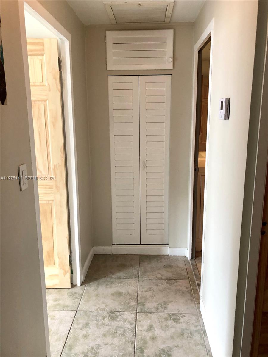 BRICKELL BAY TOWER CONDO - Residential