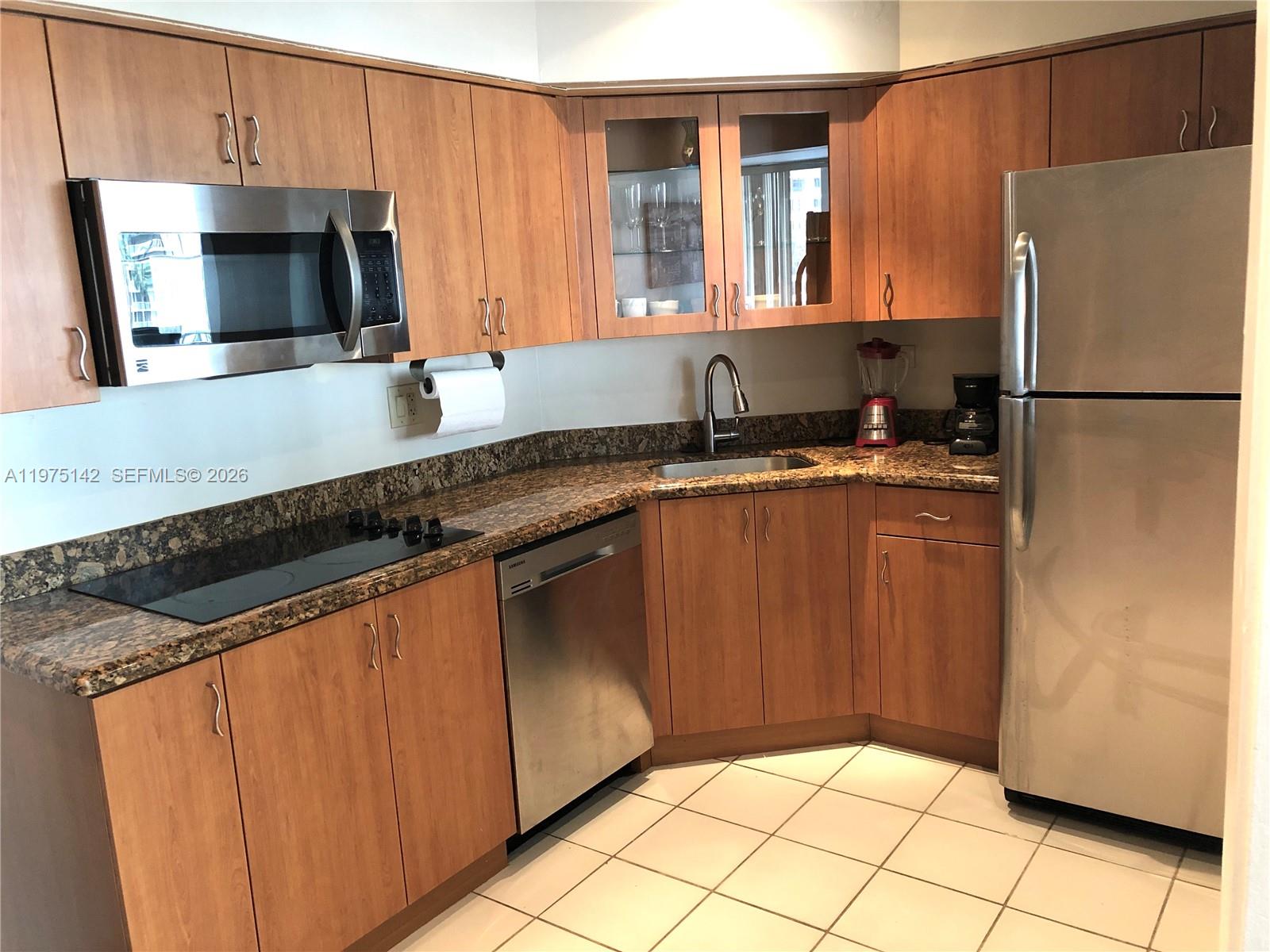 BRICKELL BAY TOWER CONDO - Residential