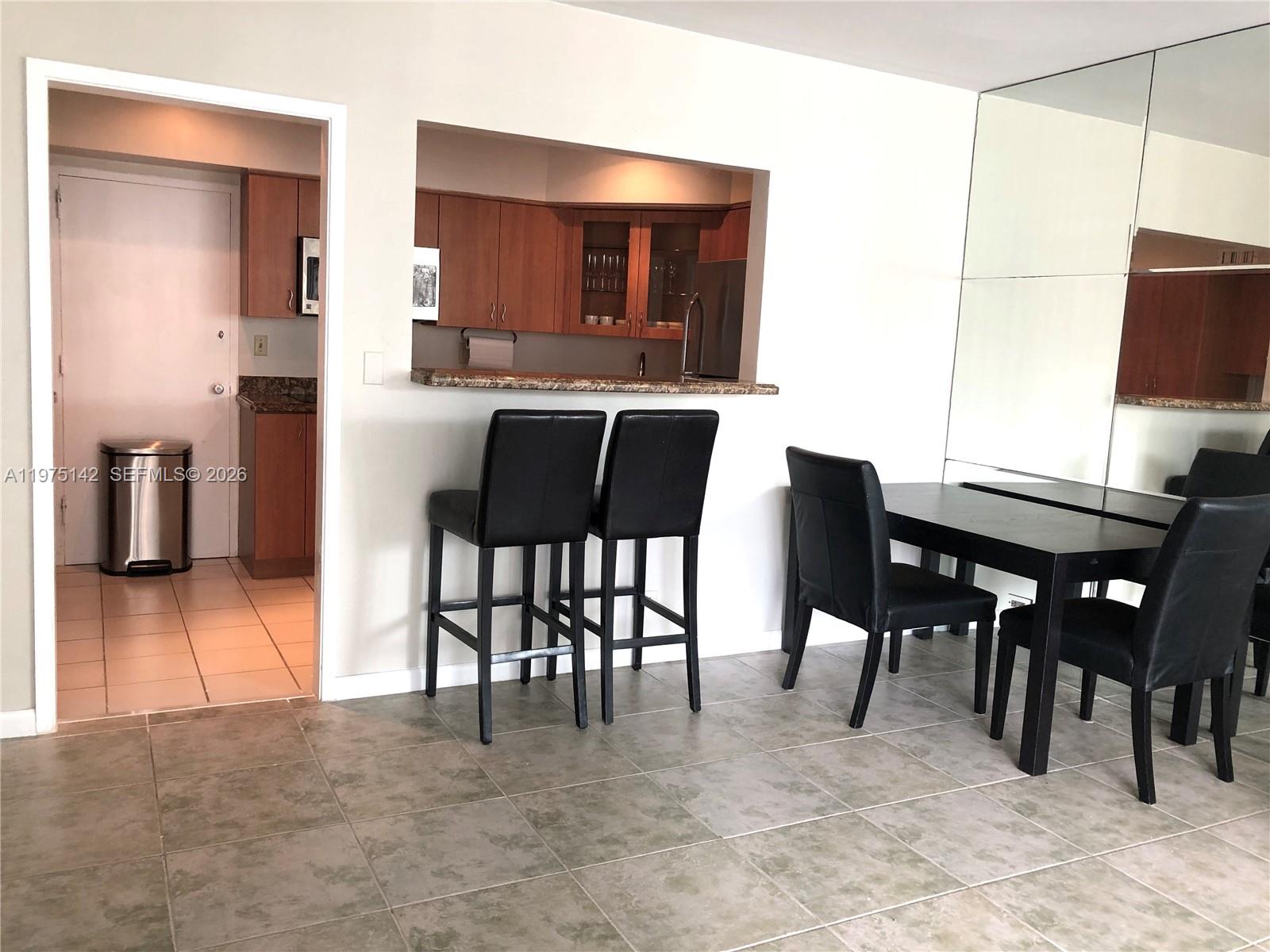 BRICKELL BAY TOWER CONDO - Residential