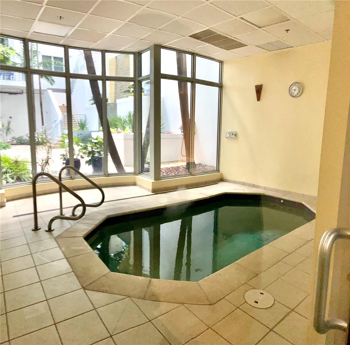 RADIUS CONDO - Residential Lease