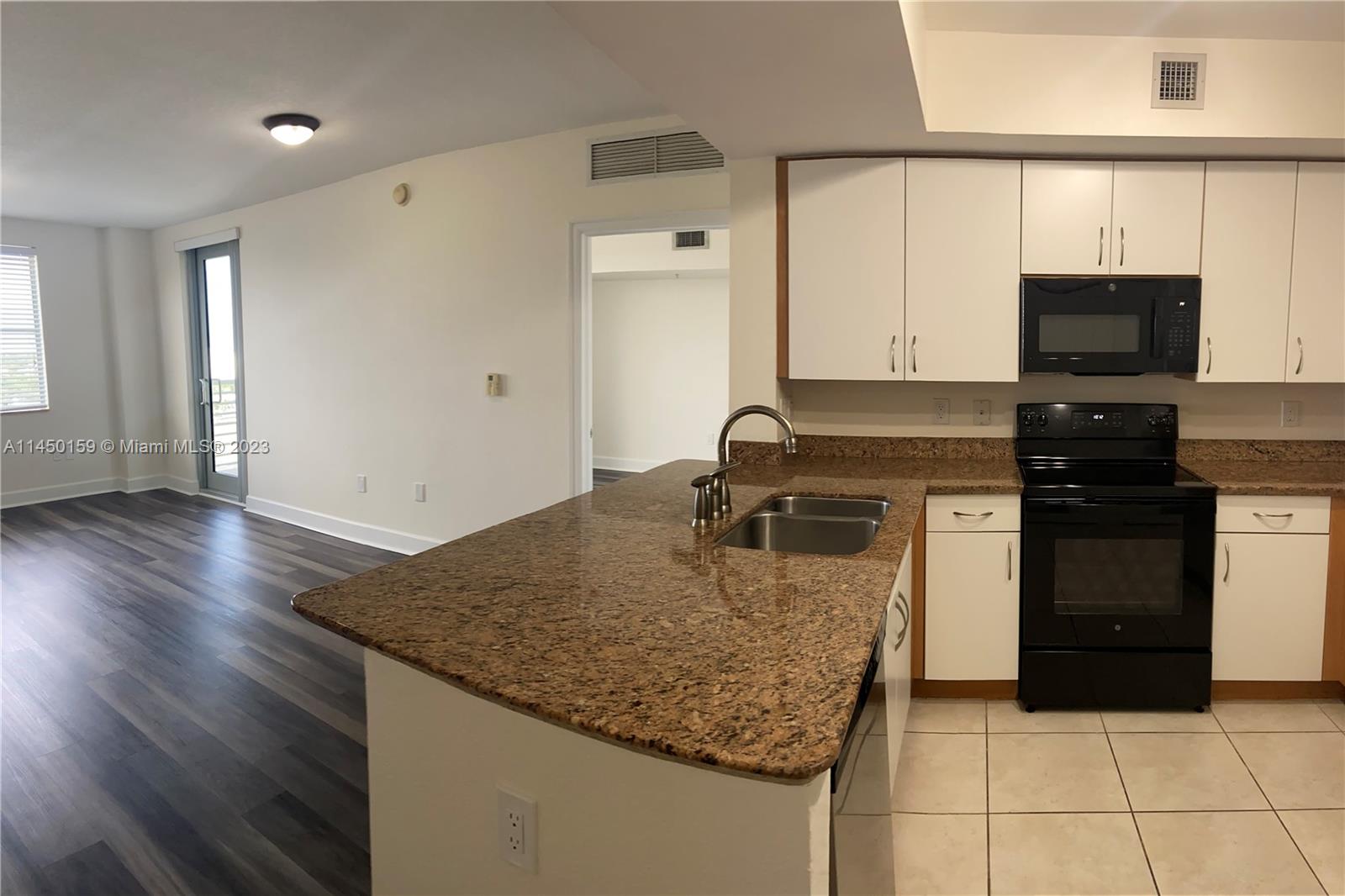 RADIUS CONDO - Residential Lease