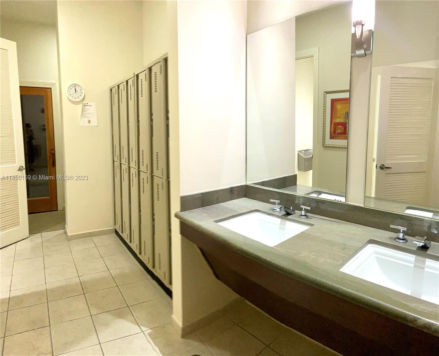 RADIUS CONDO - Residential Lease