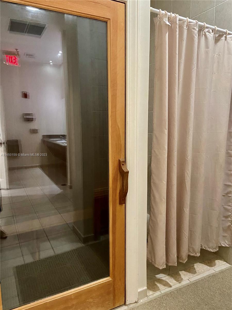 RADIUS CONDO - Residential Lease