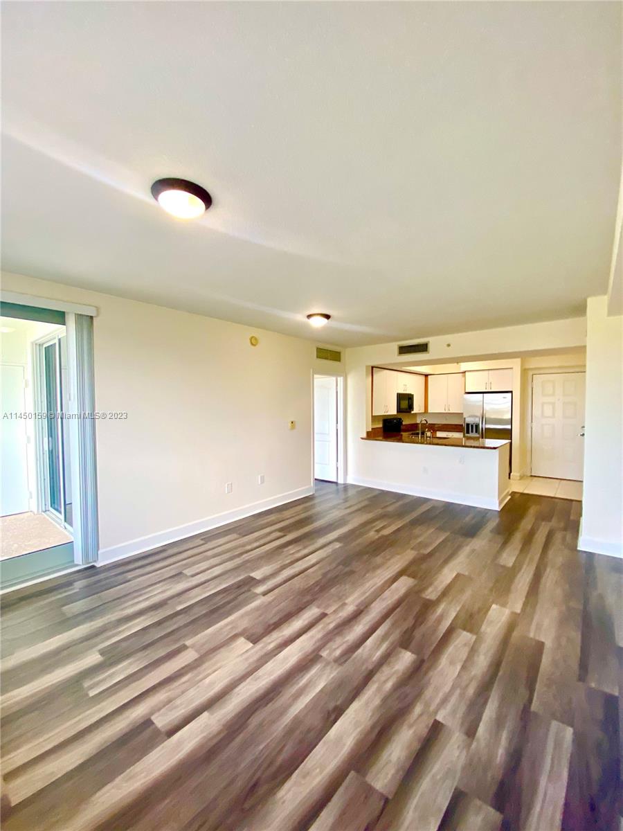 RADIUS CONDO - Residential Lease