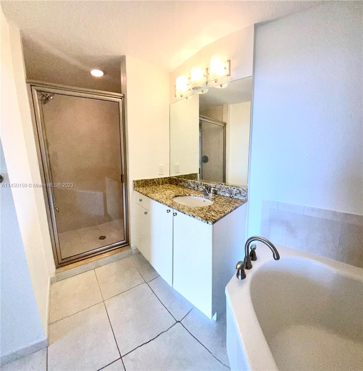 RADIUS CONDO - Residential Lease