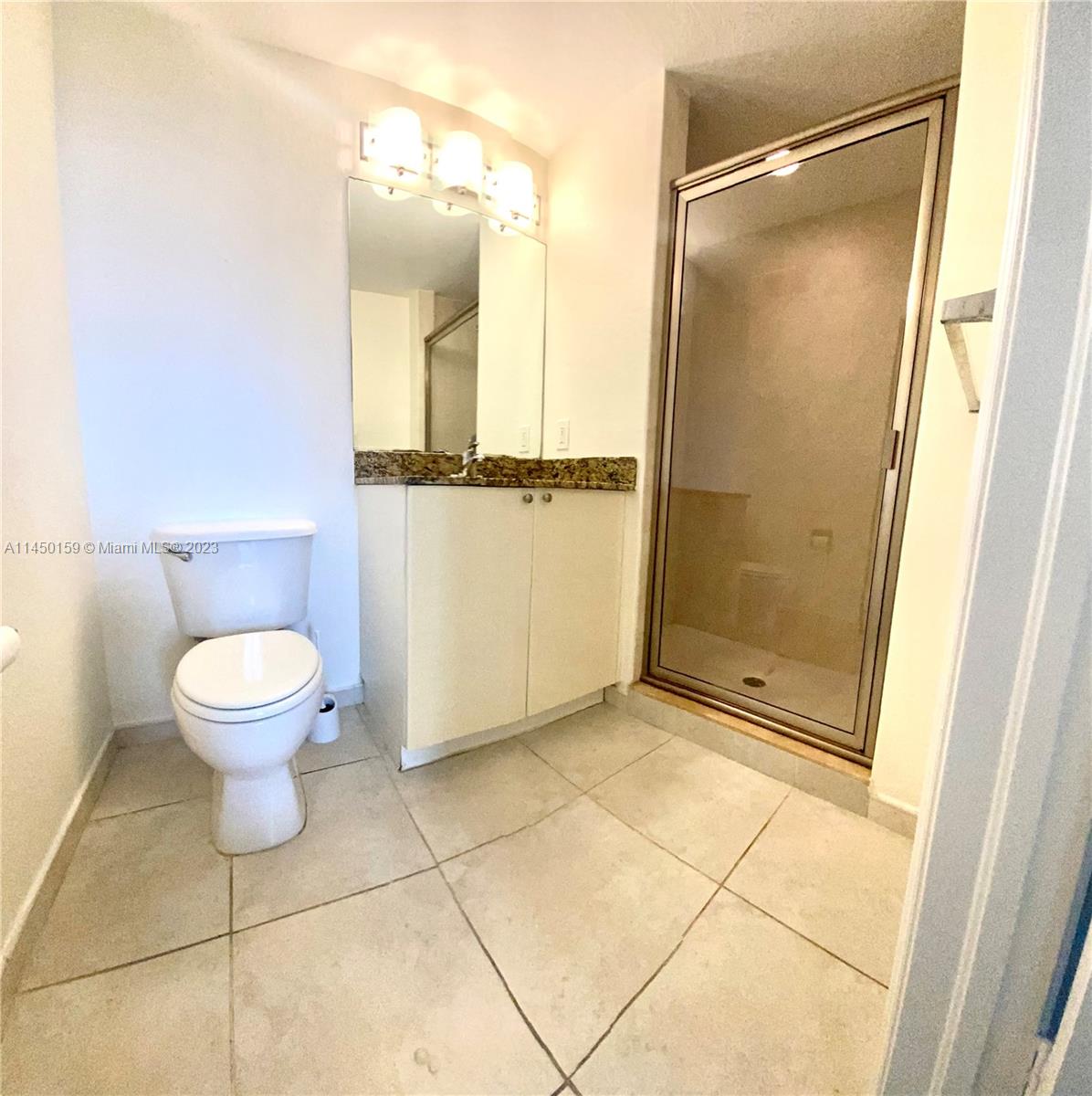 RADIUS CONDO - Residential Lease