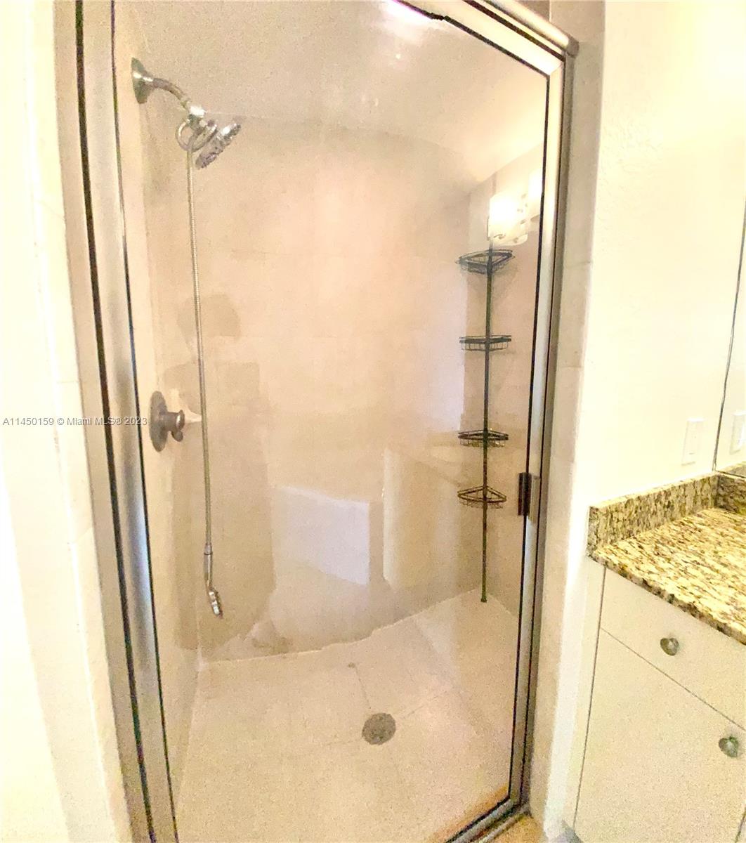 RADIUS CONDO - Residential Lease