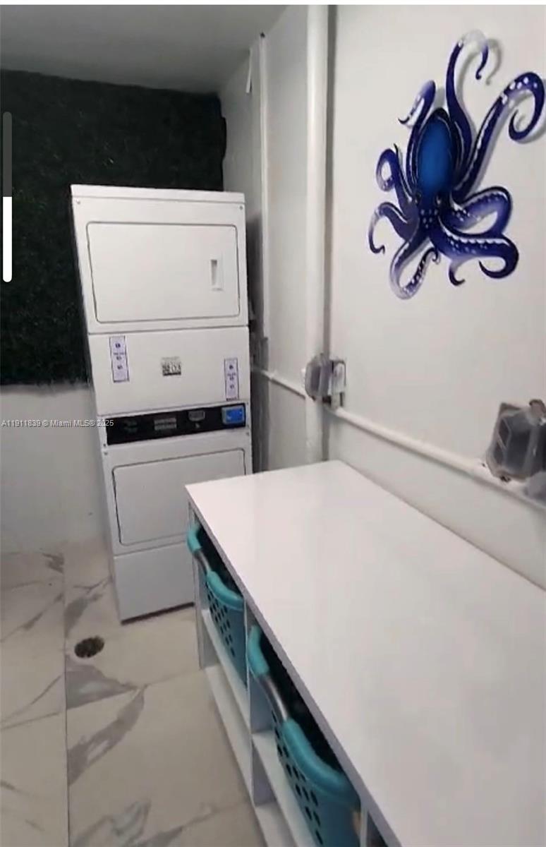 ISLE OF NORMANDY MIAMI VI - Residential Lease