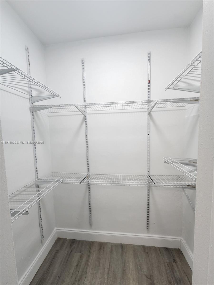 ISLE OF NORMANDY MIAMI VI - Residential Lease