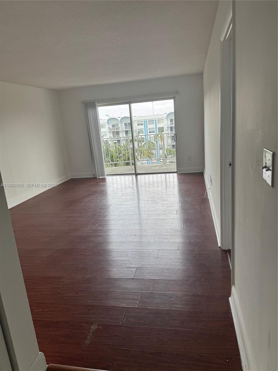 496 NW 165th St Rd D-614