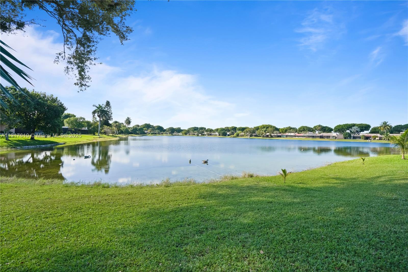 ROYAL SINGAPORE LAKE - Residential