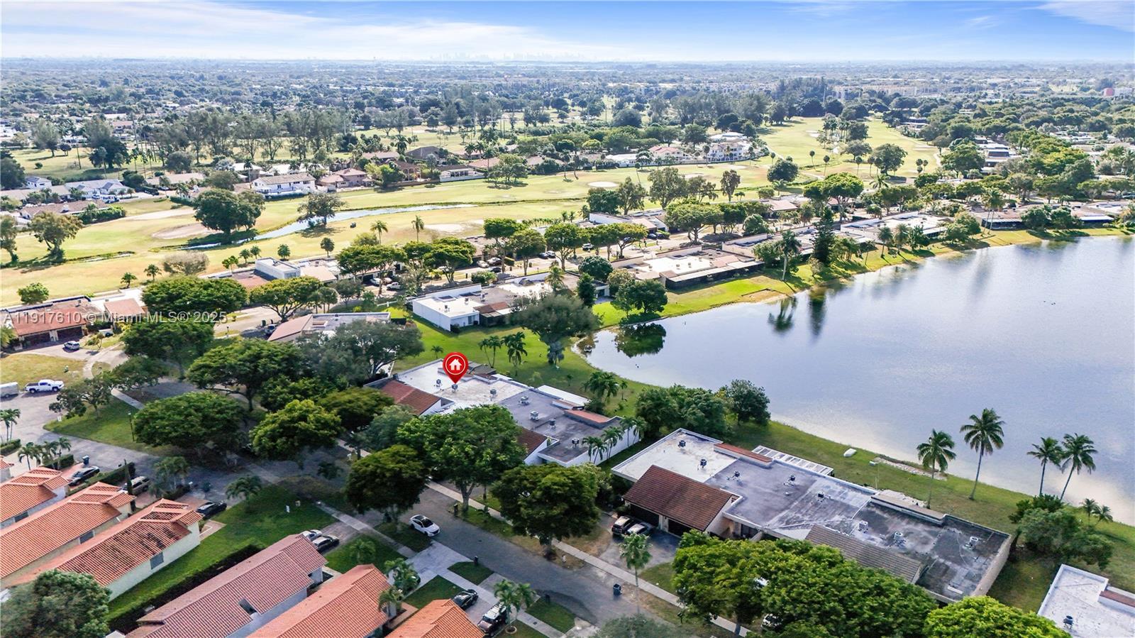 ROYAL SINGAPORE LAKE - Residential