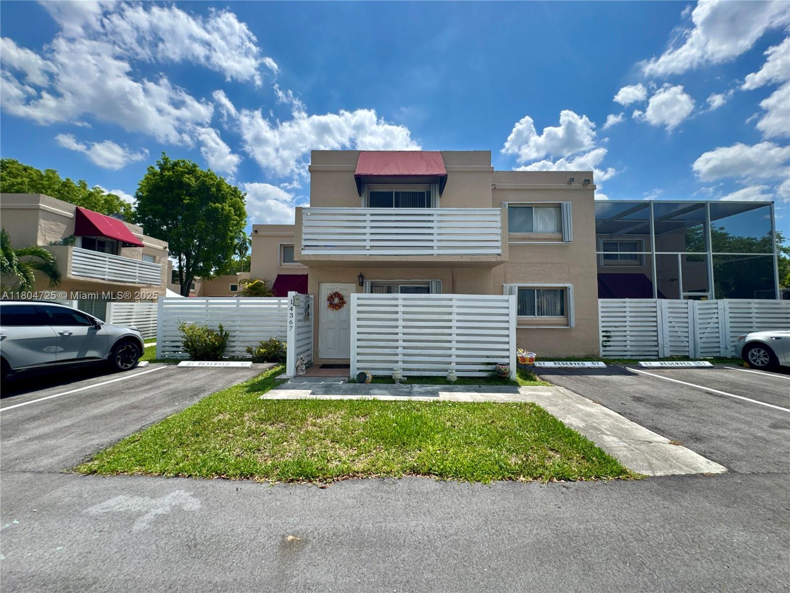 14367 Sw 96th Ln, Miami, Broward County, Florida - 3 Bedrooms  
3 Bathrooms - 