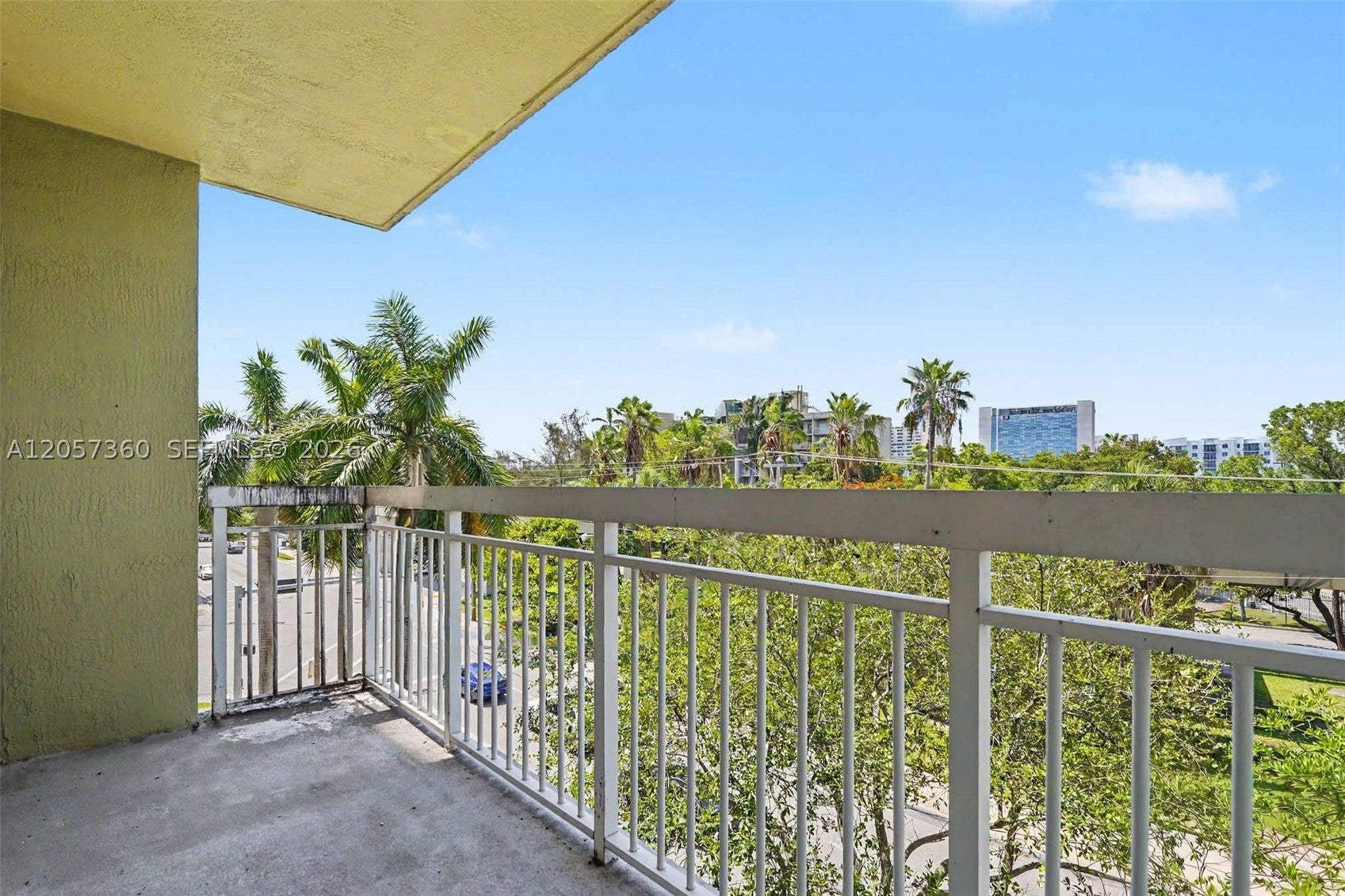 816 NW 11th St 402