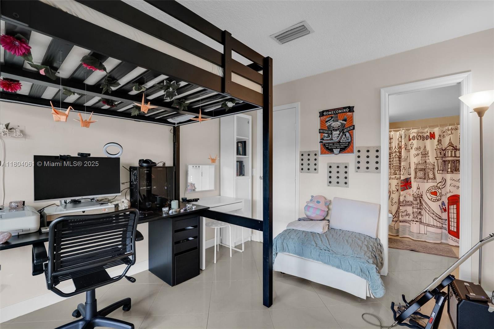 WOODSTREAM - Residential Lease