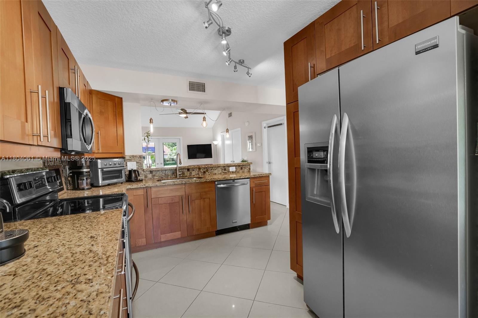 WOODSTREAM - Residential Lease
