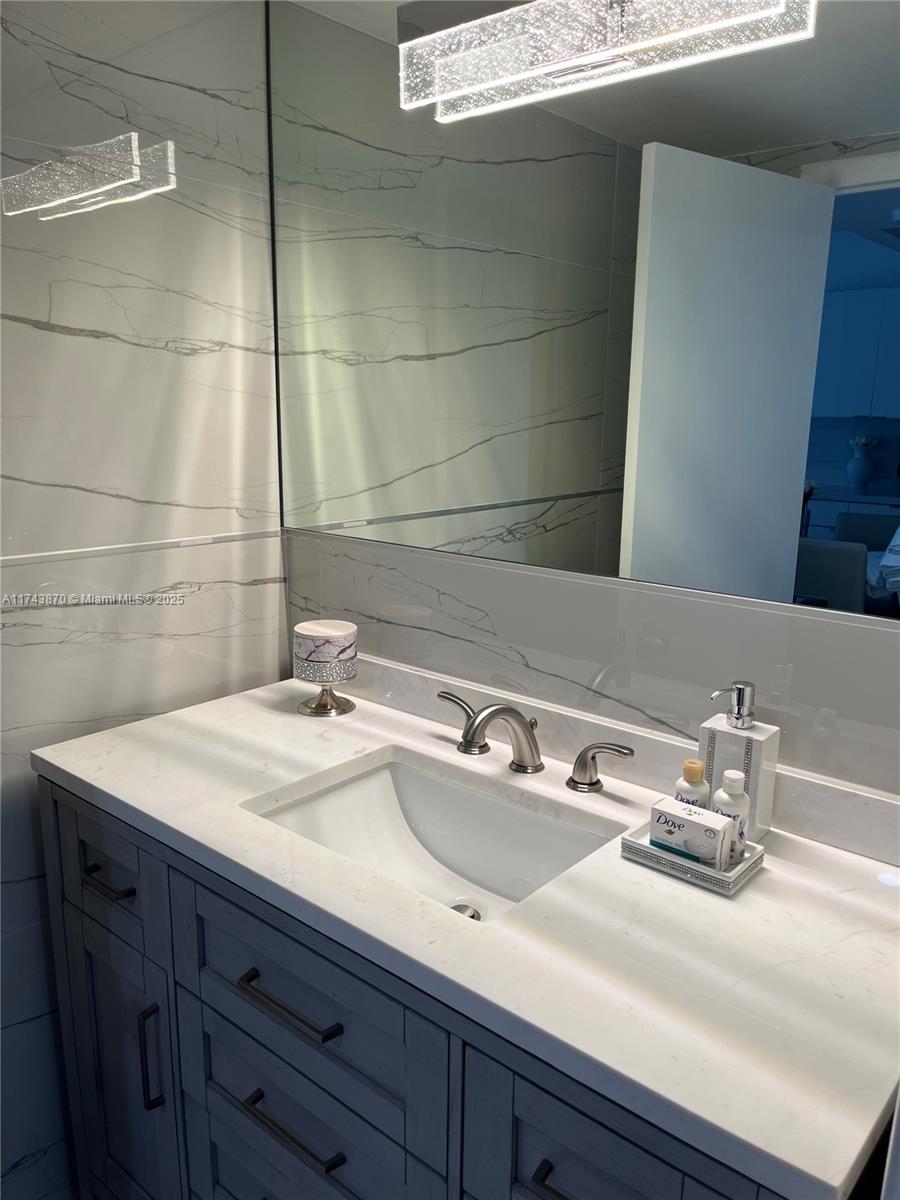 RONEY PALACE CONDO - Residential