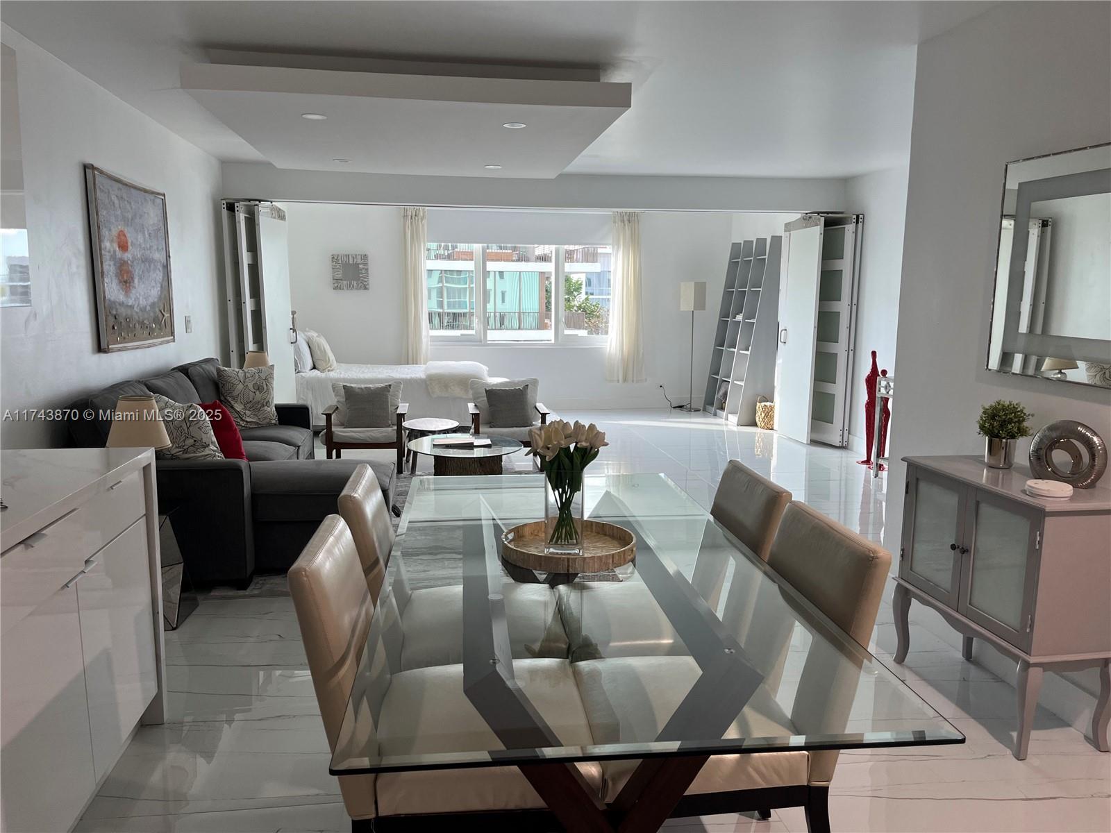 RONEY PALACE CONDO - Residential