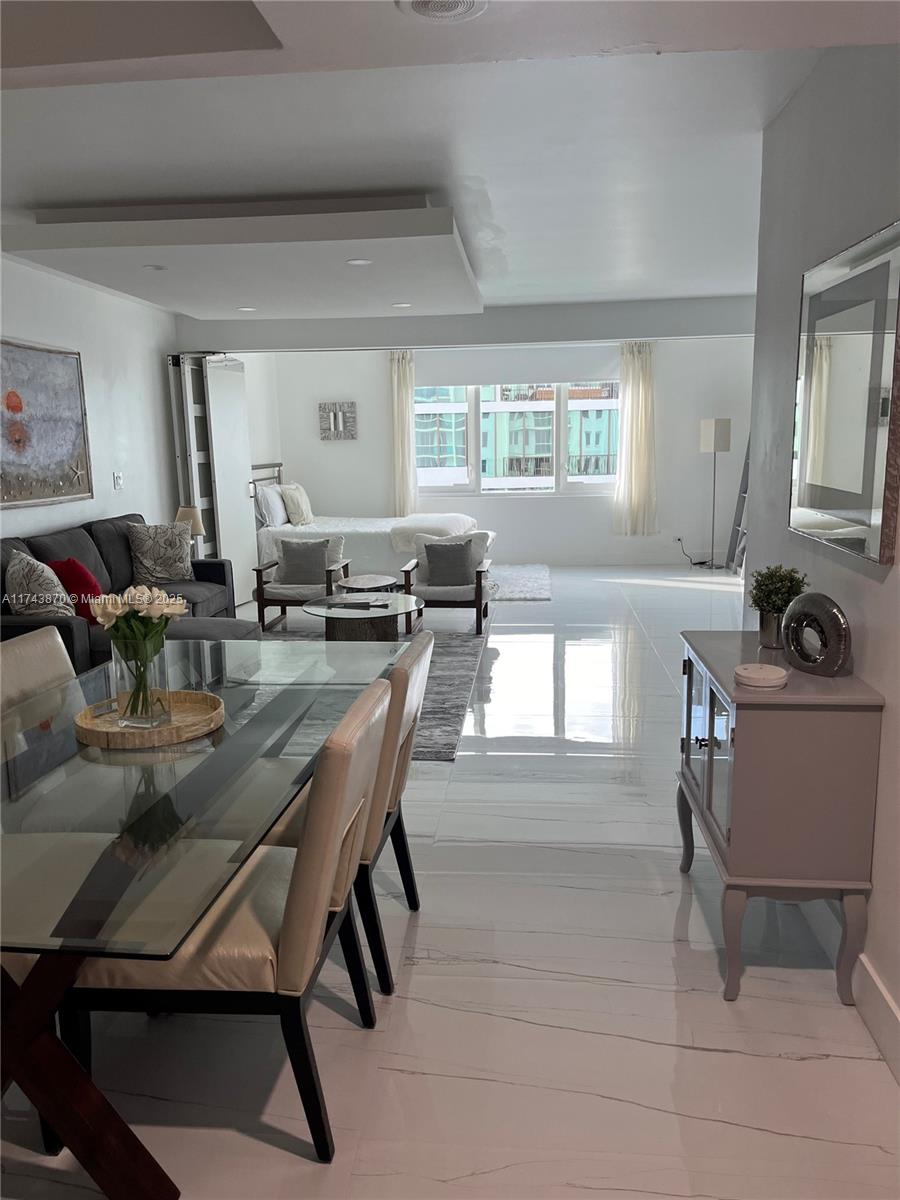 RONEY PALACE CONDO - Residential