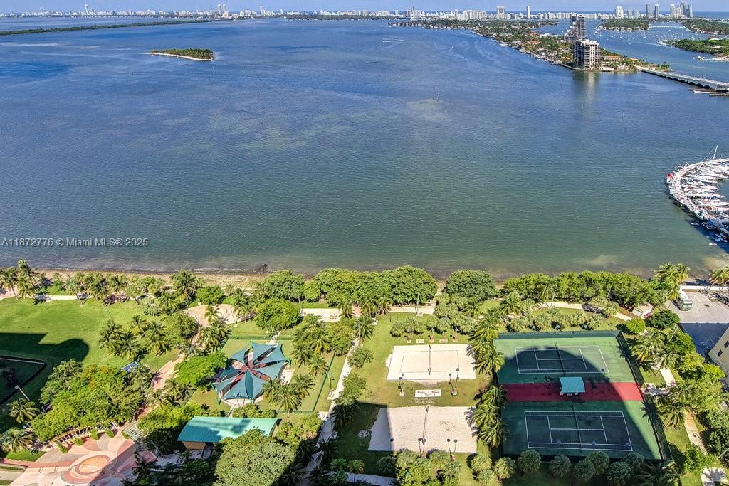 AVAILABLE 11/08 (UNIT CAN'T BE SHOWN TILL AVAILABLE DATE). The Bay Parc community is walking distance of Downtown Miami's many wonderful attractions. Bay Parc features newly renovated amenities and common areas, a variety of floor plans with granite counter tops, SS appliances, hardwood floors and in-unit washer & dryer. Move in cost are 1st month + $1500 deposit. Parking cost $125 p/m. Pet Fee: $400+$60/month. *FAST APPROVAL! (NOTE: Rental rates are subject to change depending on move-in date and lease term. Advertised rate is best rate and maybe on leases longer than 12 months. Proof of income greater than 3x 1 month's rent is required and minimum credit score of 620 or higher in order to be approved).