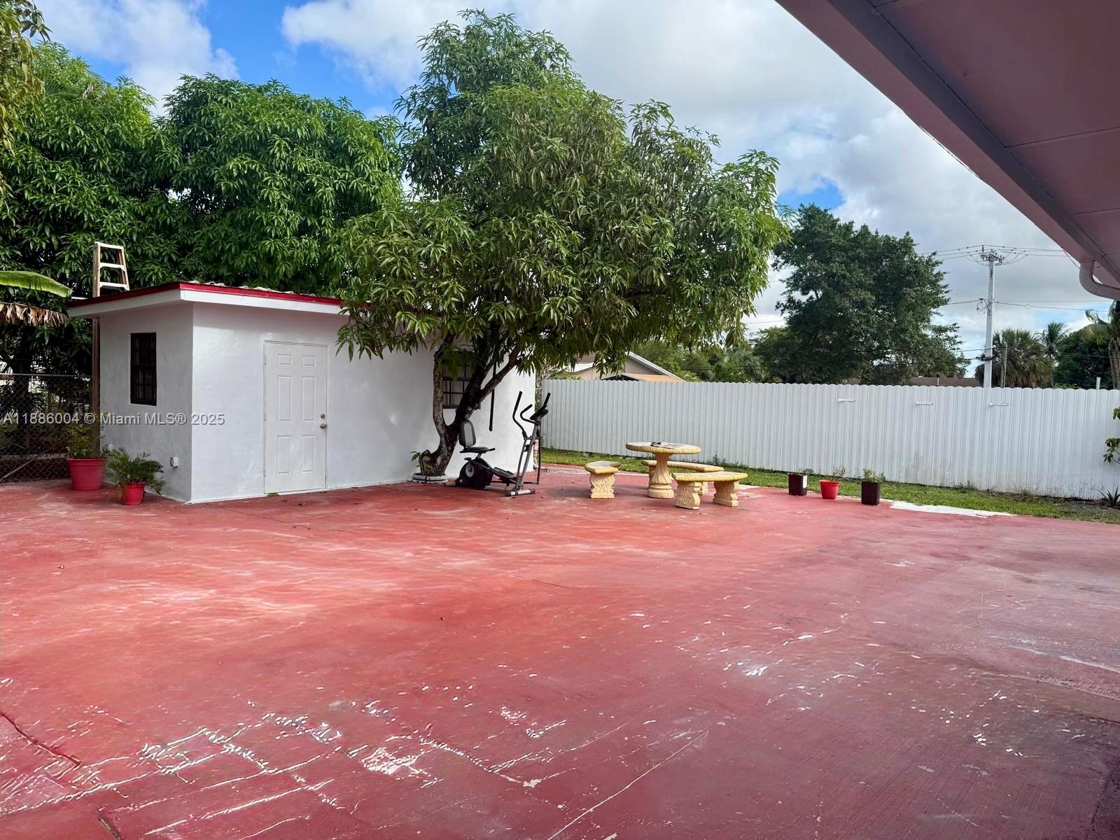 CAROL CITY GDNS 1ST ADDN - Residential