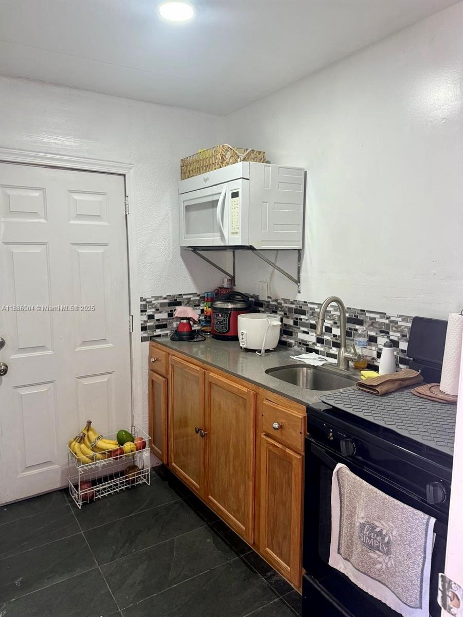 CAROL CITY GDNS 1ST ADDN - Residential