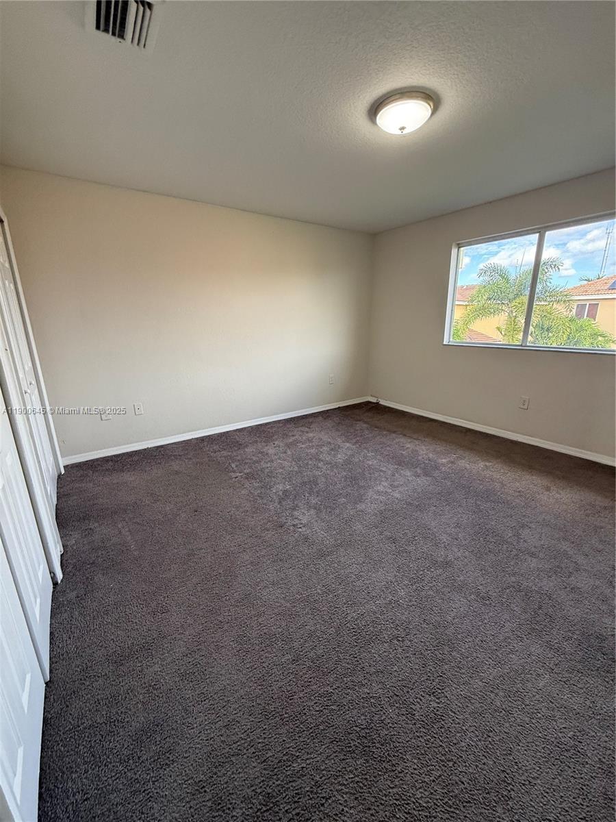 COUNTRY CLUB VILLAS TH CO - Residential Lease