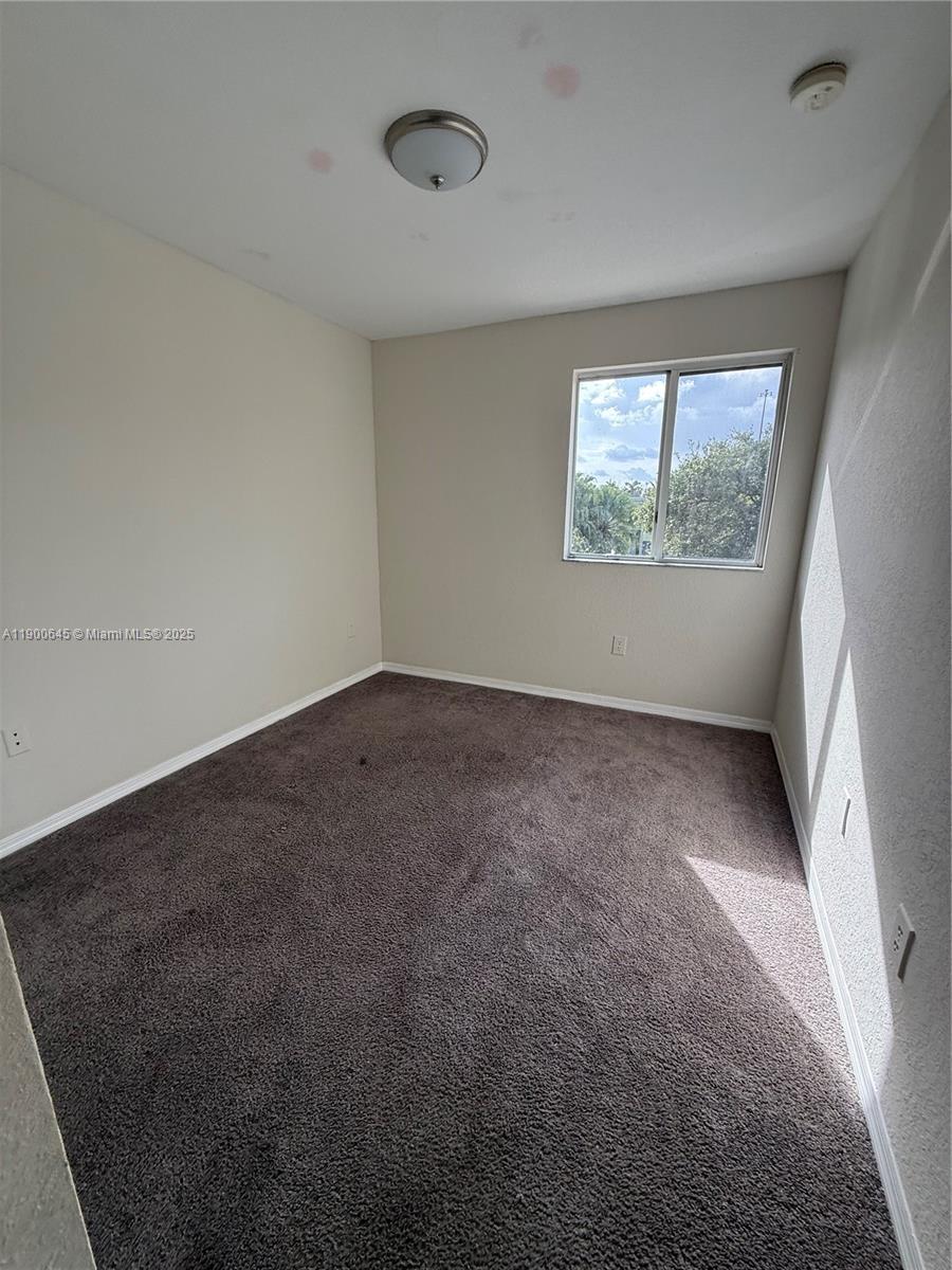 COUNTRY CLUB VILLAS TH CO - Residential Lease