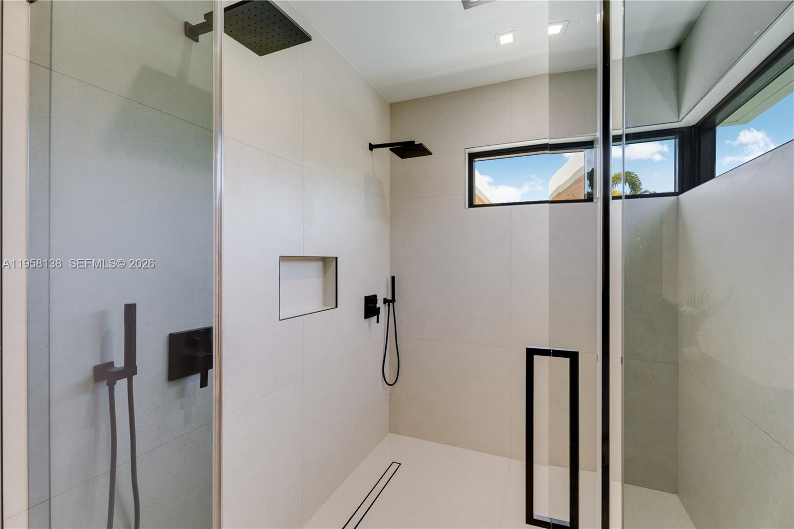 PINE SHORE SEC 1 - Residential