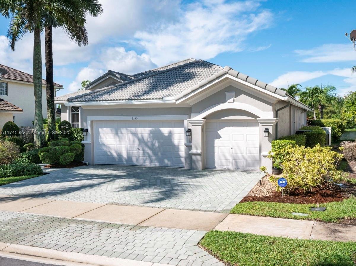 2150 Quail Roost Dr, Weston, Broward County, Florida - 4 Bedrooms  
3 Bathrooms - 