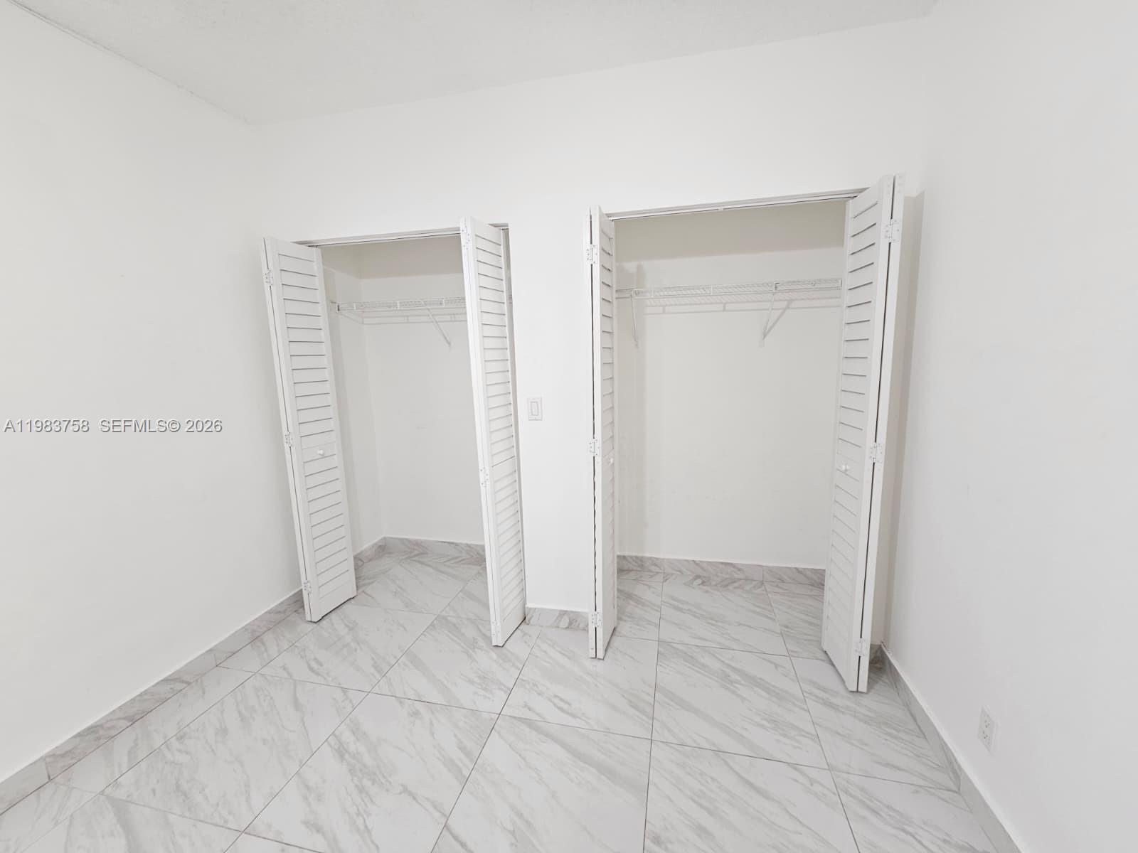 ADVENTURE HOMES - Residential Lease