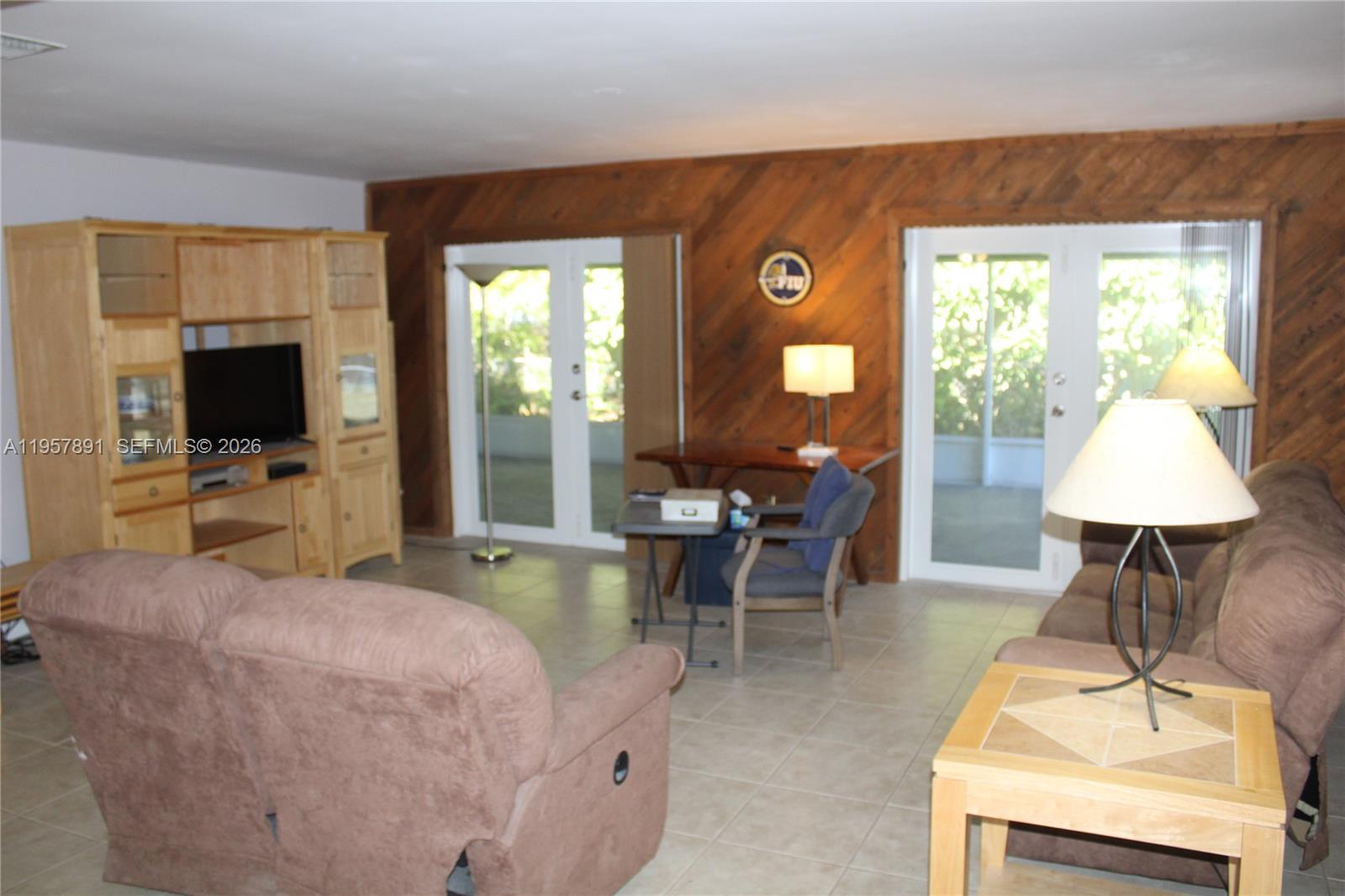 WINSTON PARK UNIT TWO - Residential