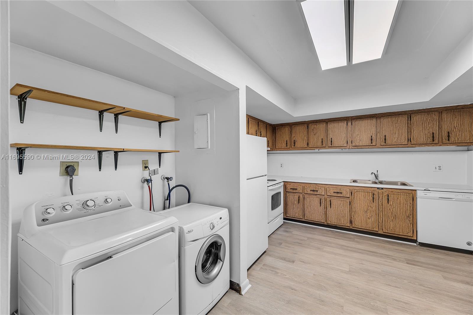 APPLE CREEK - Residential