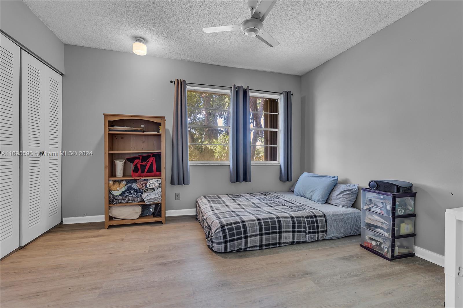 APPLE CREEK - Residential