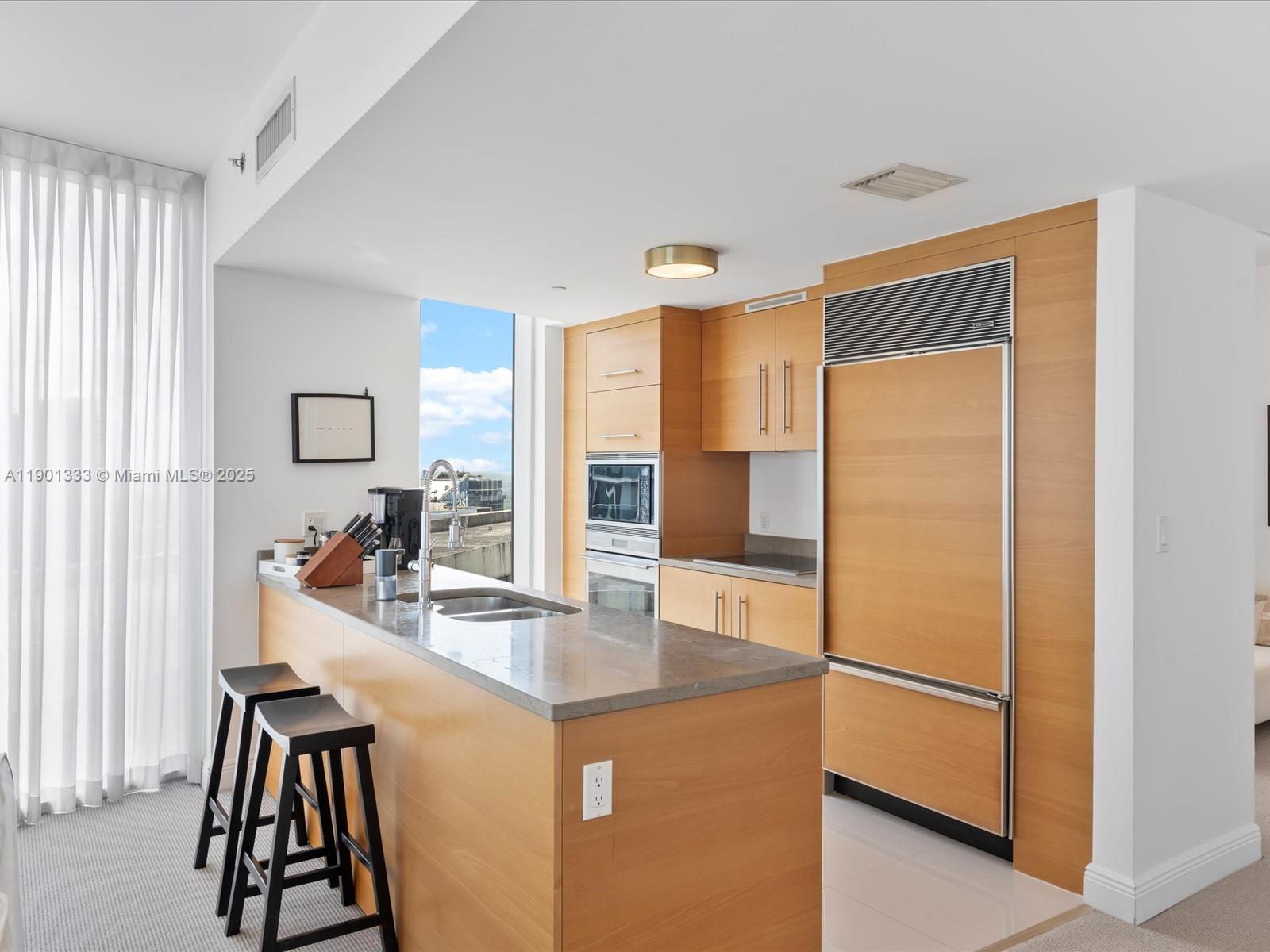 ICONBRICKELL CONDO NO 1 - Residential