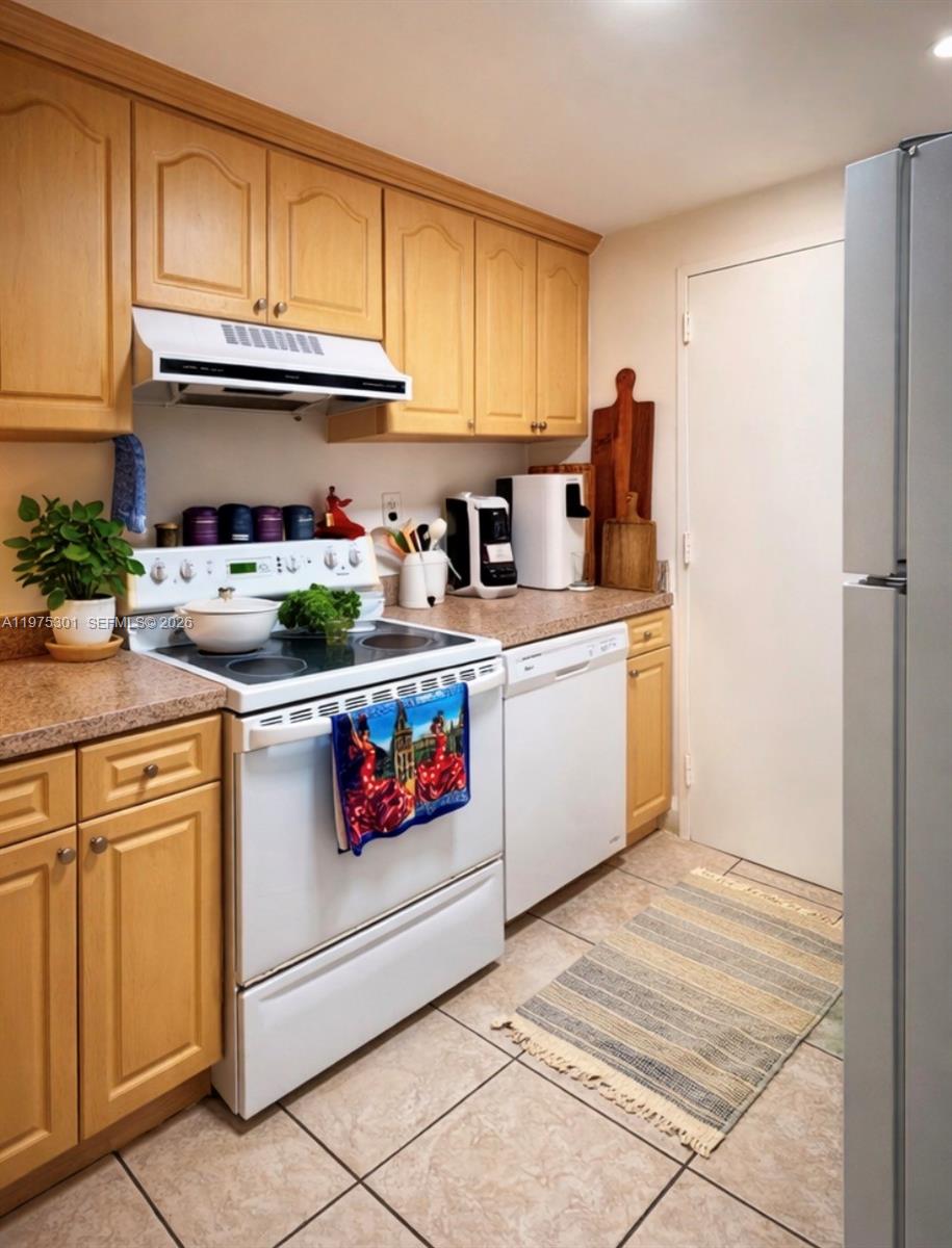 BAY PARK TOWERS CONDO - Residential