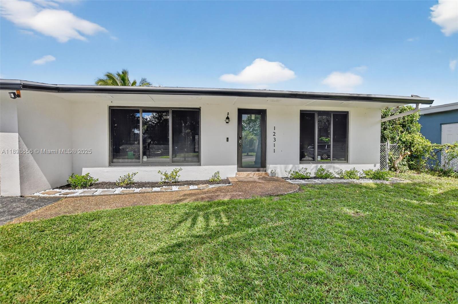 SUNRISE GOLF VILLAGE SEC - Residential