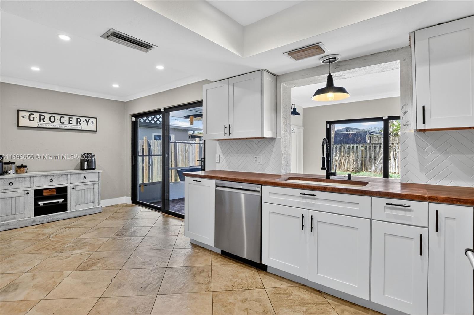 SUNRISE GOLF VILLAGE SEC - Residential