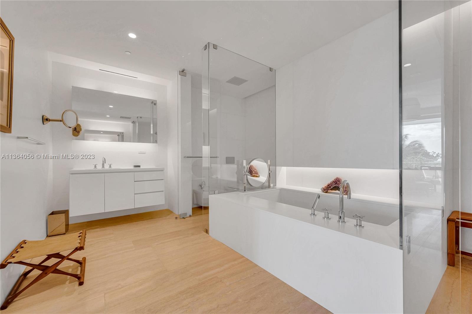 SURF CLUB CONDO - Residential