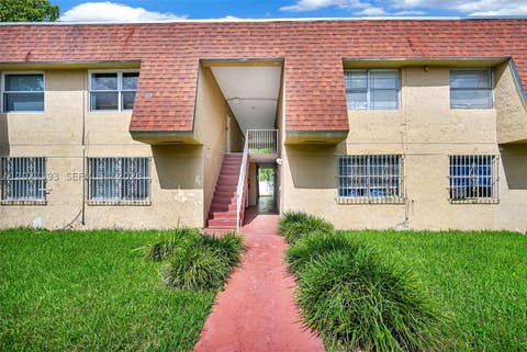Photo of 220 NW 107th Ave #204, Miami, FL 33172 (MLS # A12077393)