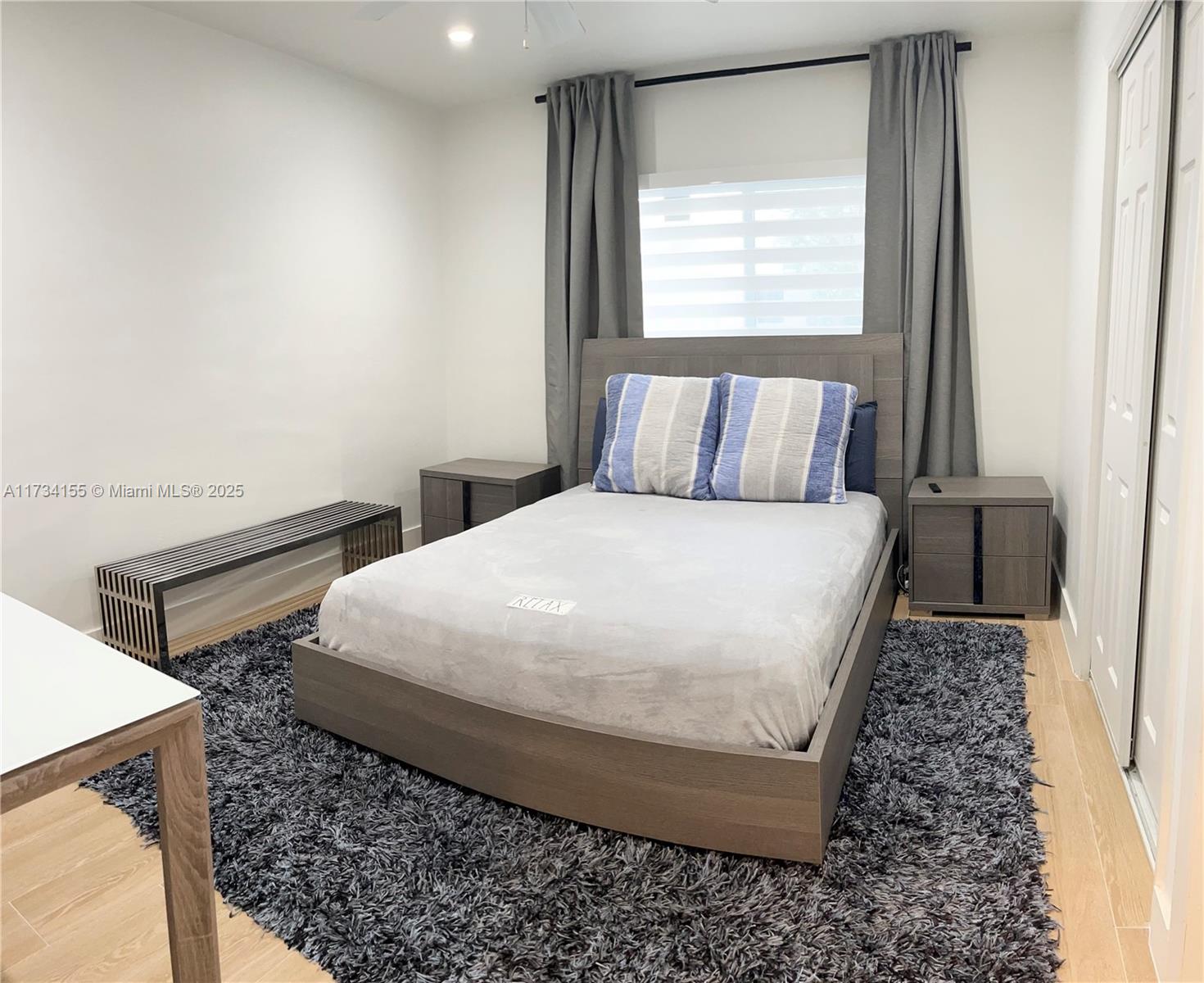 HOLLYWOOD LAKES SECTION - Residential