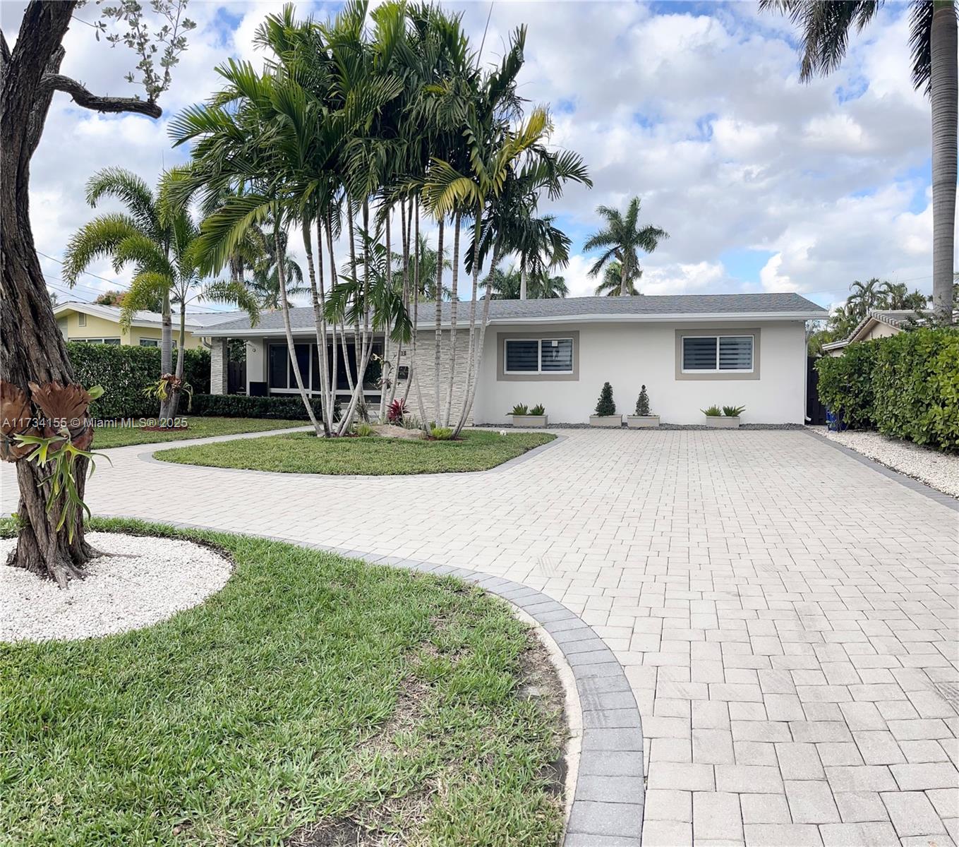 Property for Sale at 1031 N Northlake Dr, Hollywood, Broward County, Florida - Bedrooms: 3 
Bathrooms: 2  - $1,075,000