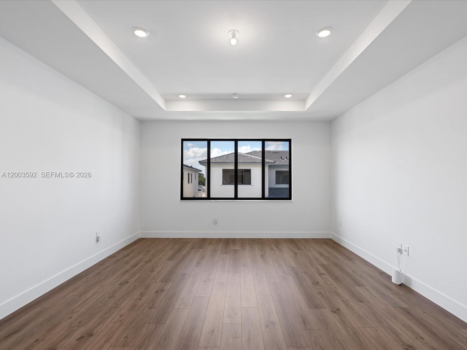 PRESIDENTIAL - Residential Lease