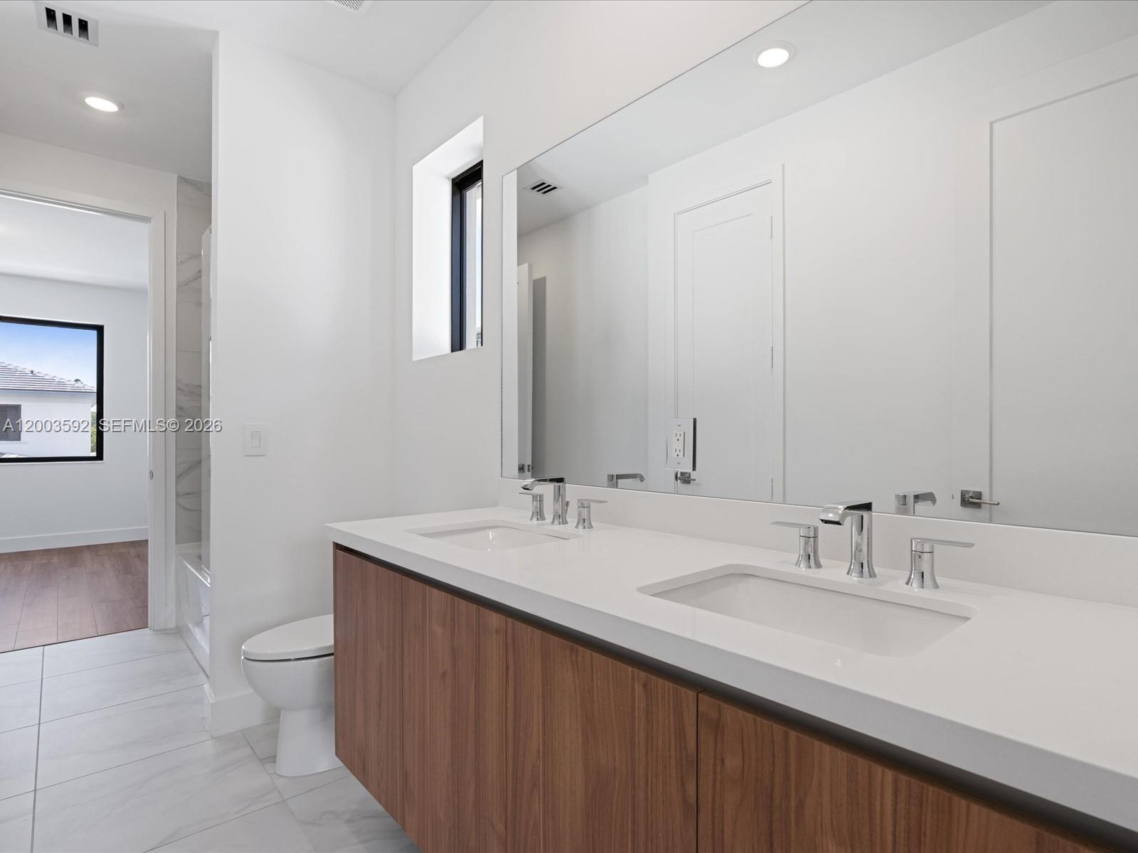 PRESIDENTIAL - Residential Lease