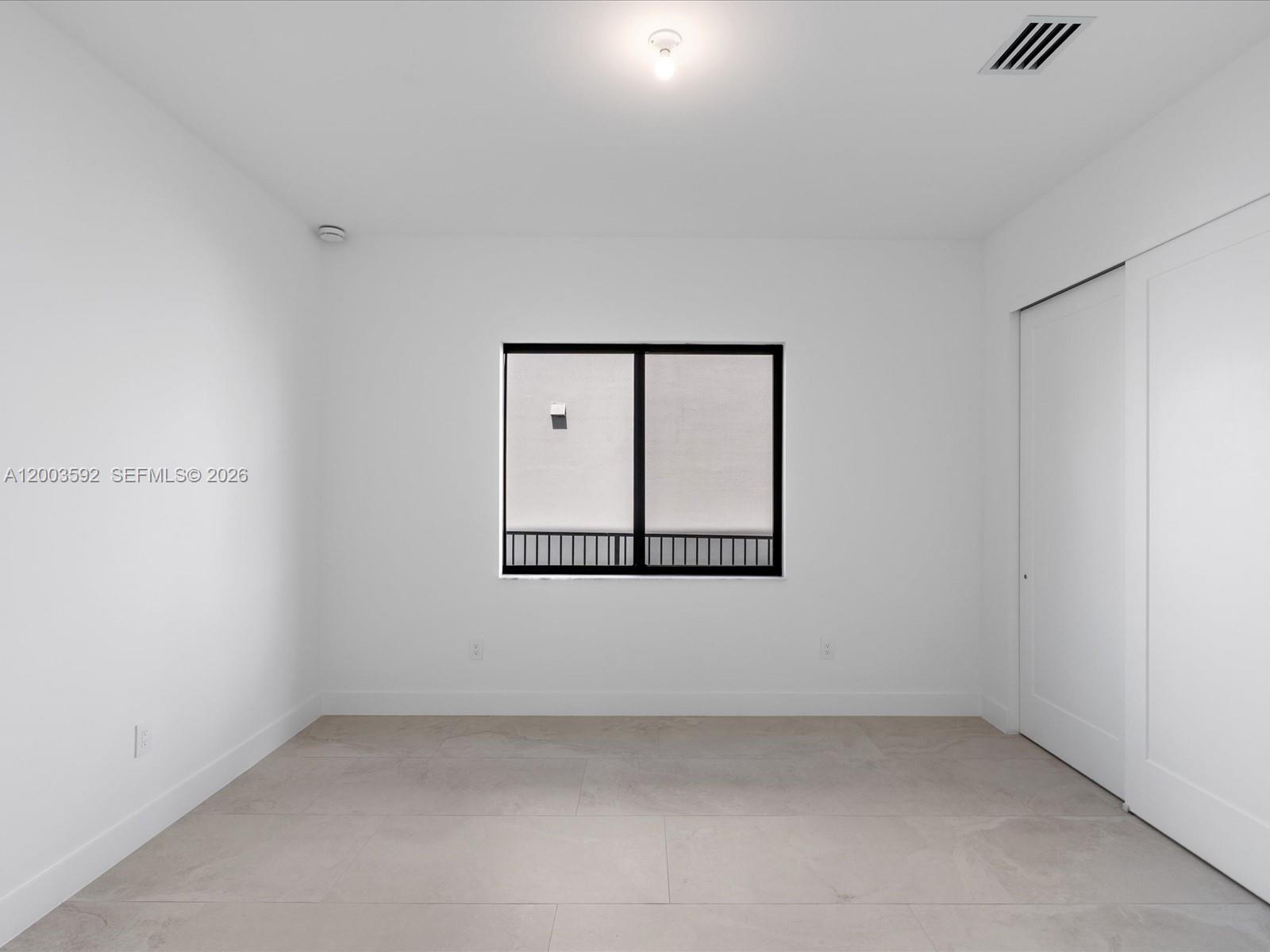 PRESIDENTIAL - Residential Lease