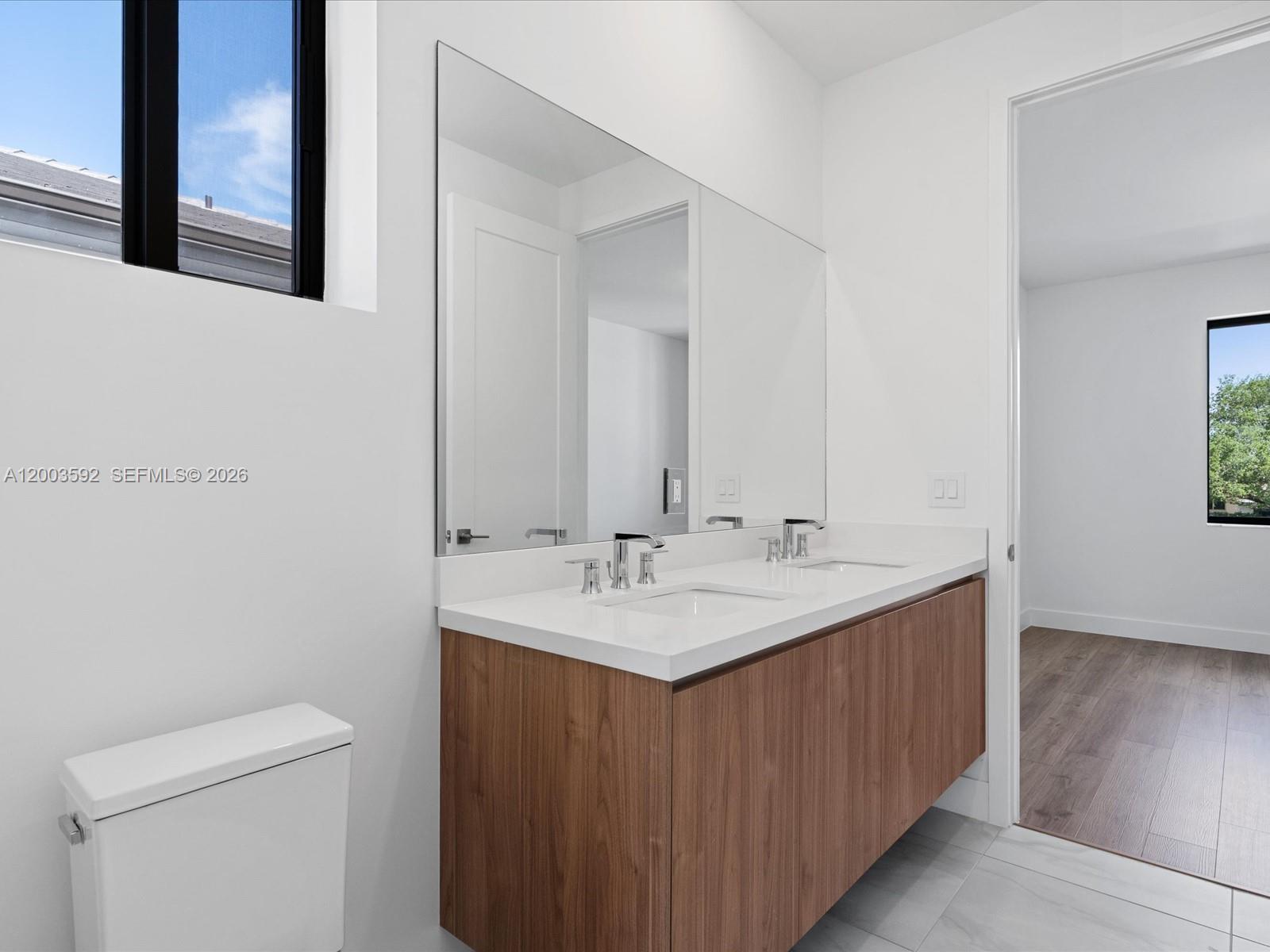 PRESIDENTIAL - Residential Lease