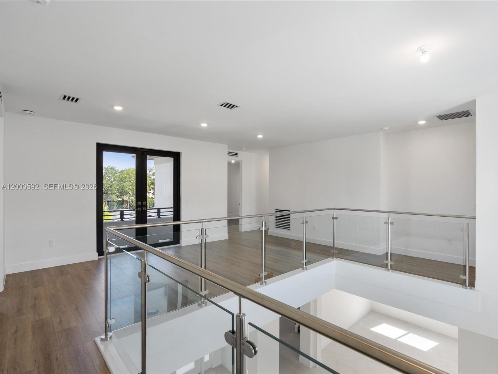 PRESIDENTIAL - Residential Lease