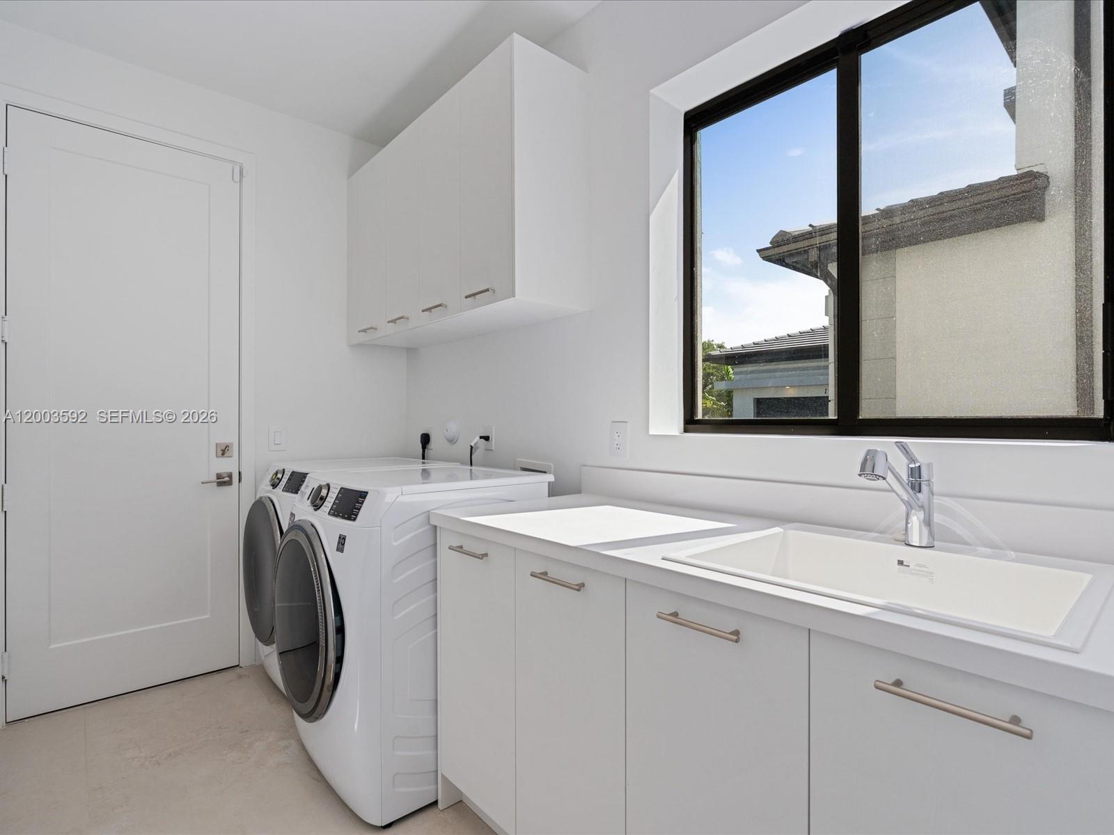 PRESIDENTIAL - Residential Lease