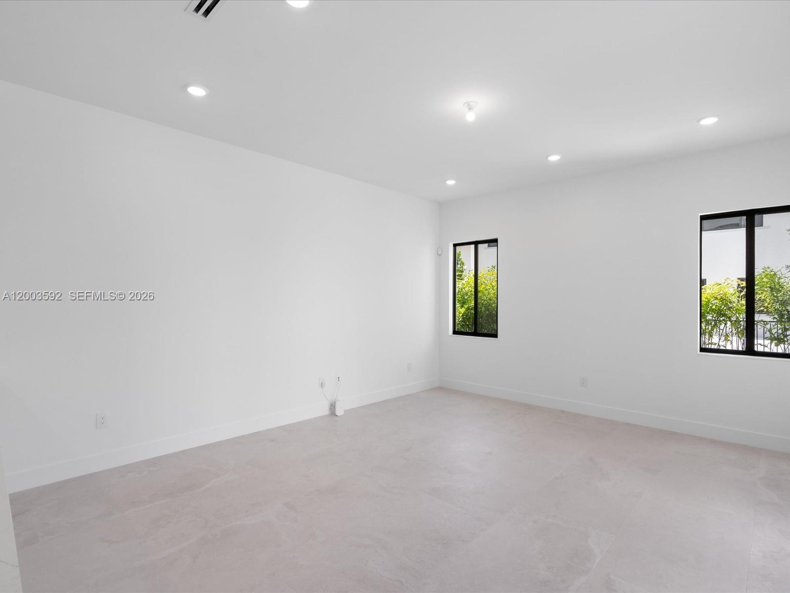 PRESIDENTIAL - Residential Lease