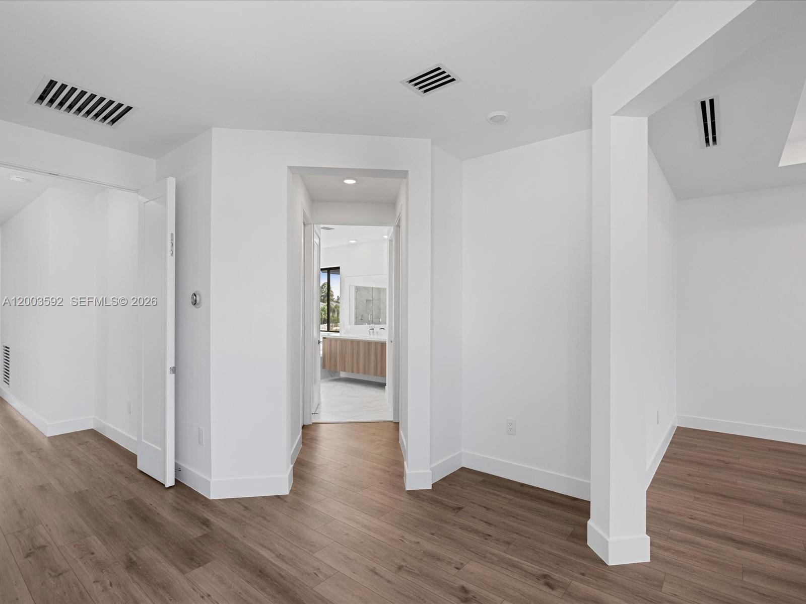 PRESIDENTIAL - Residential Lease